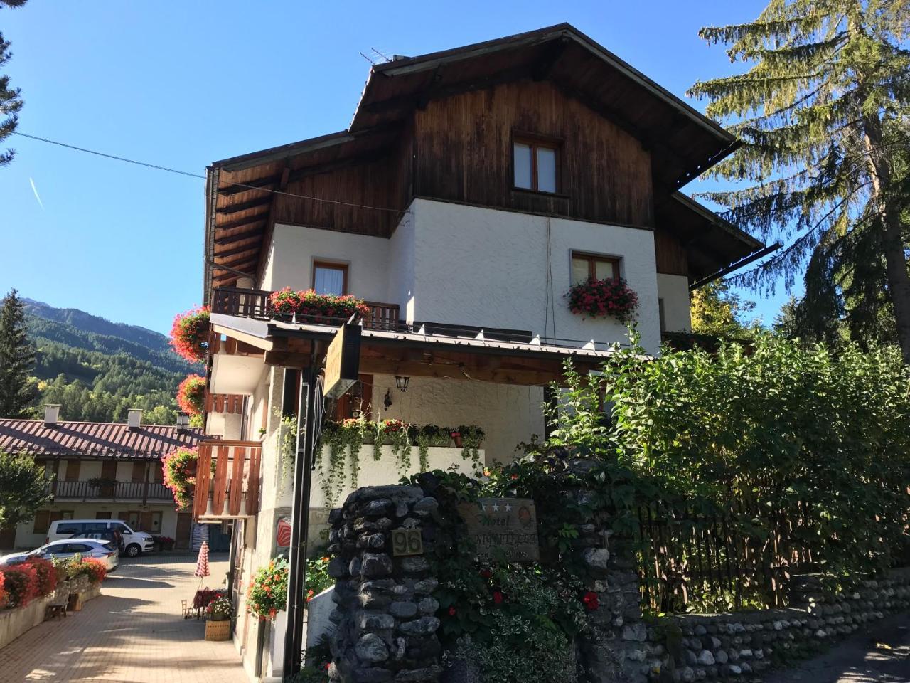 Hotel La Nigritella 바르도네키아 외부 사진